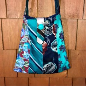 Necktie crossbody purse hobo style magnet closure
